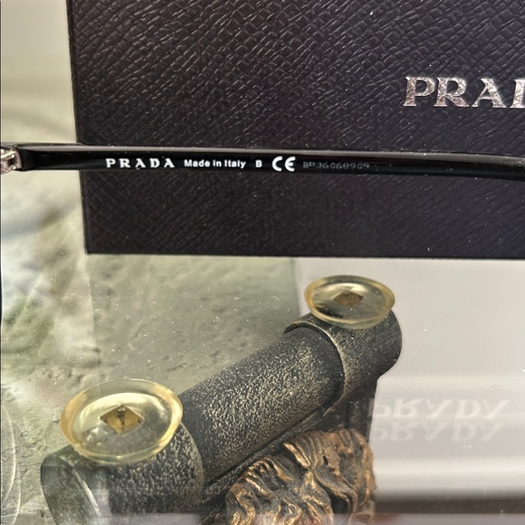 Prada Frames - Picture 5 of 7
